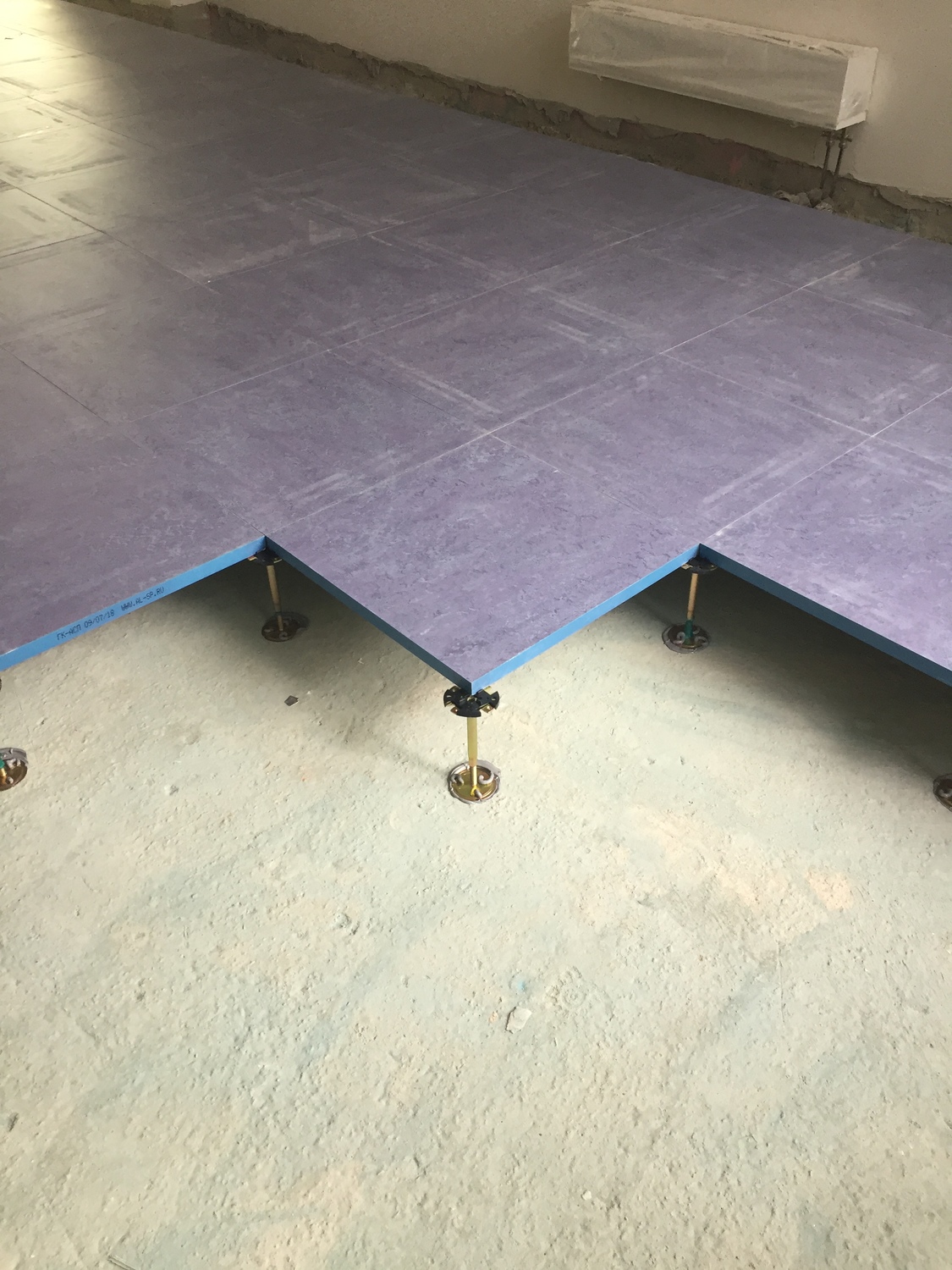 Из чего складывается цена фальшпола